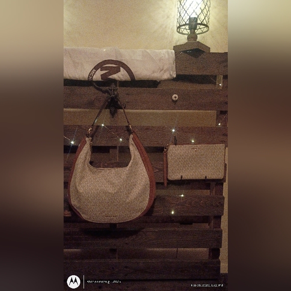 Michael Kors Lydia Hobo bag & clutch set & MK Dust Bag NWT ~ BONUS! - Picture 11 of 16